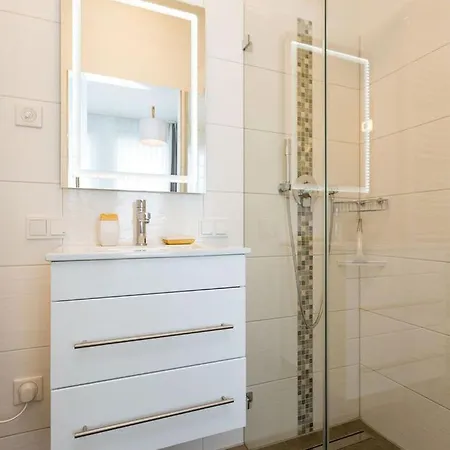 דירה Westend App 12 *